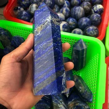 Gamtos lapis kvarco kristalo lazdele gydant taškas